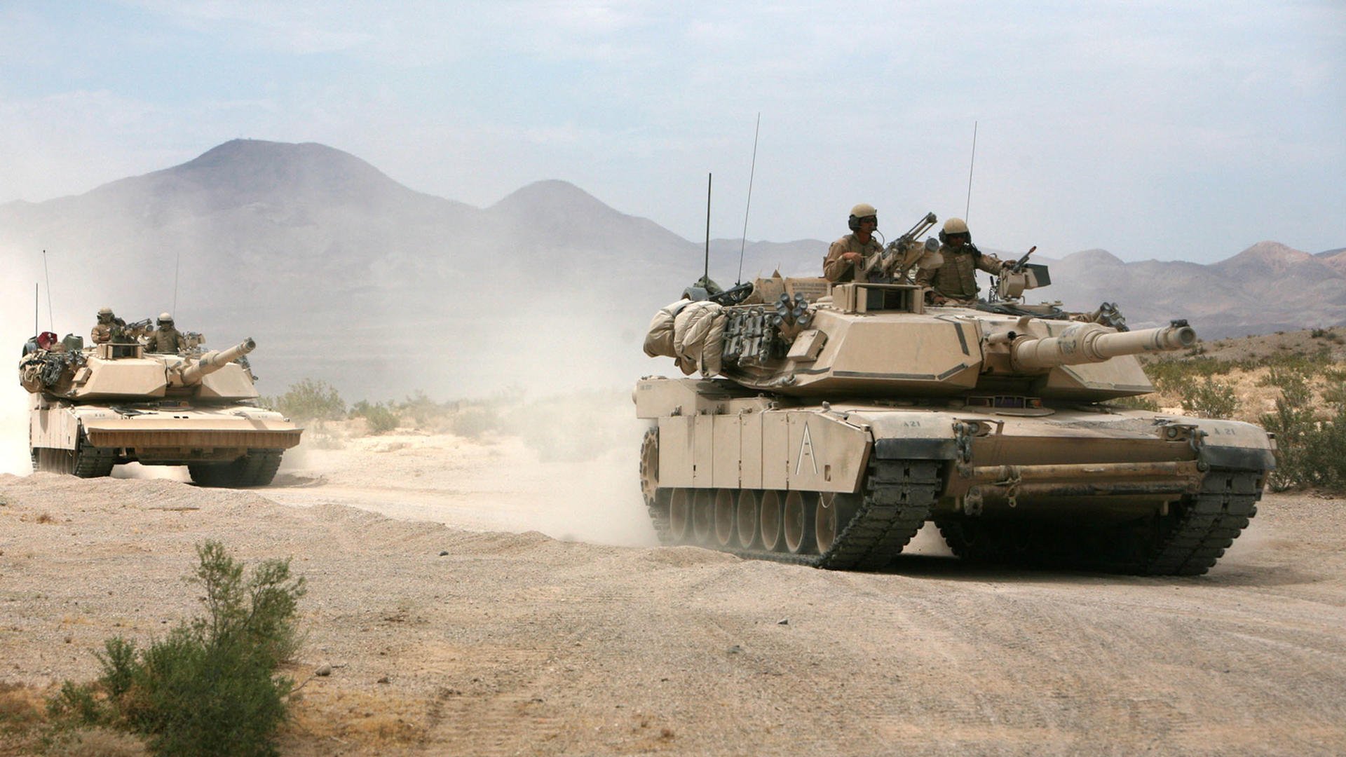 新疆男篮主帅战术布置灵活应对多变局势,新疆男篮队员介绍